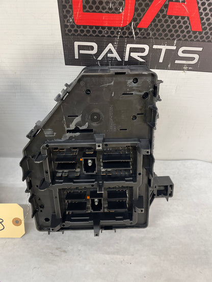 2013 Chevy Caprice PPV Engine Bay Fuse Relay Junction Box Block w/Lid OEM - Day's Parts Yard