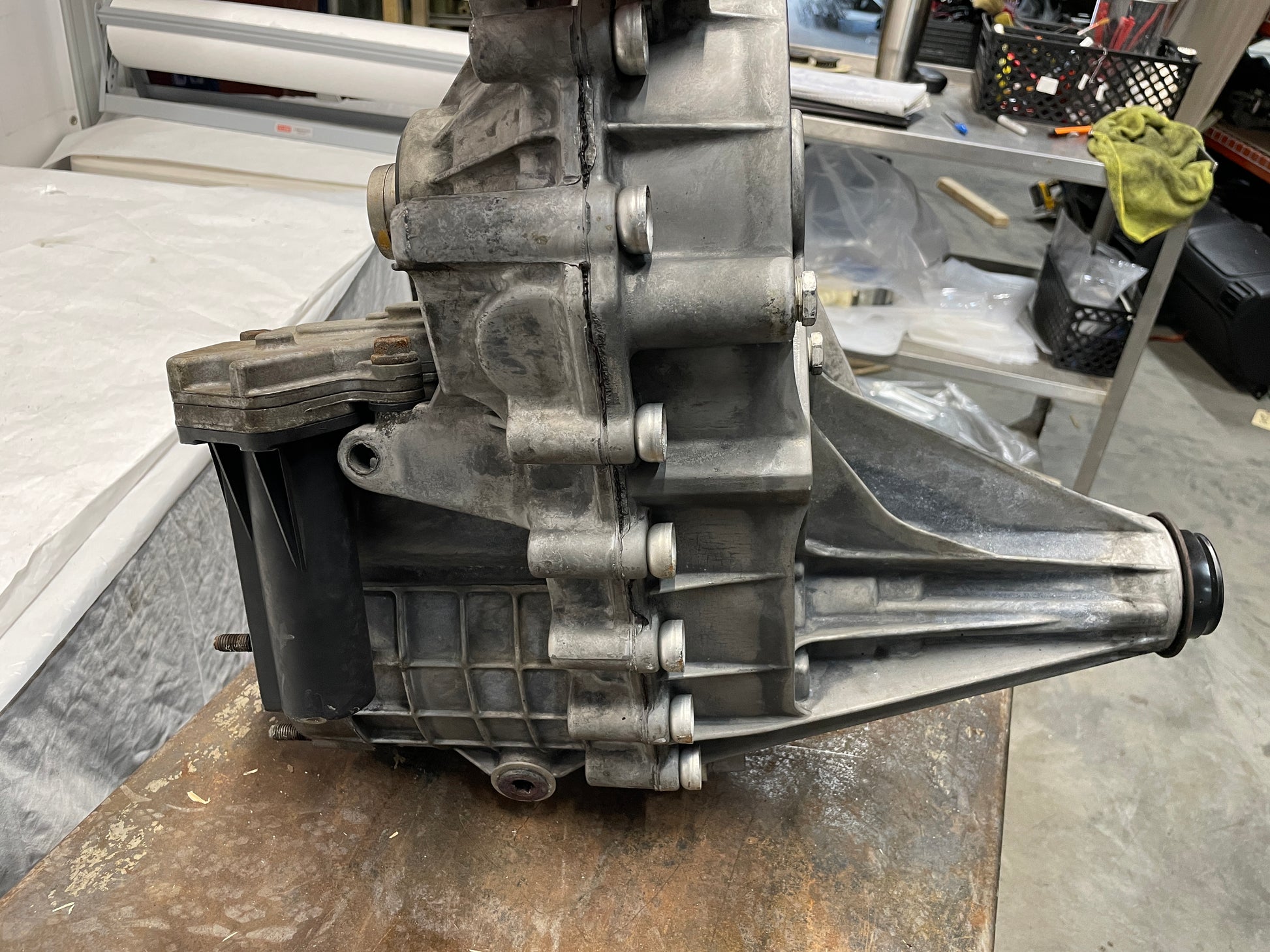 2005 Chevy Avalanche Transfer Case OEM - Day's Parts Yard