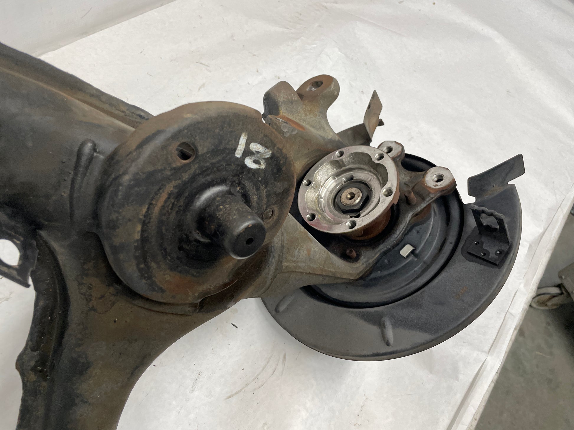 2004 Pontiac GTO LH Driver Rear Suspension Spindle Hub Knuckle Control Arm OEM - Day's Parts Yard