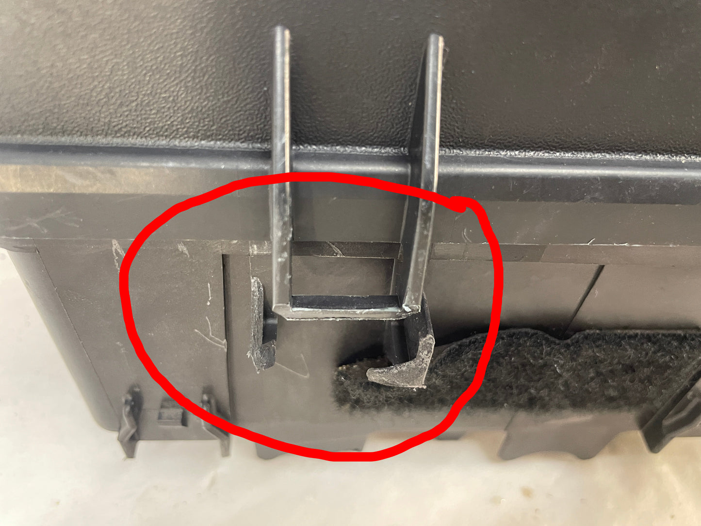 2013 Chevy Caprice PPV Engine Bay Fuse Relay Junction Box Block w/Lid OEM - Day's Parts Yard