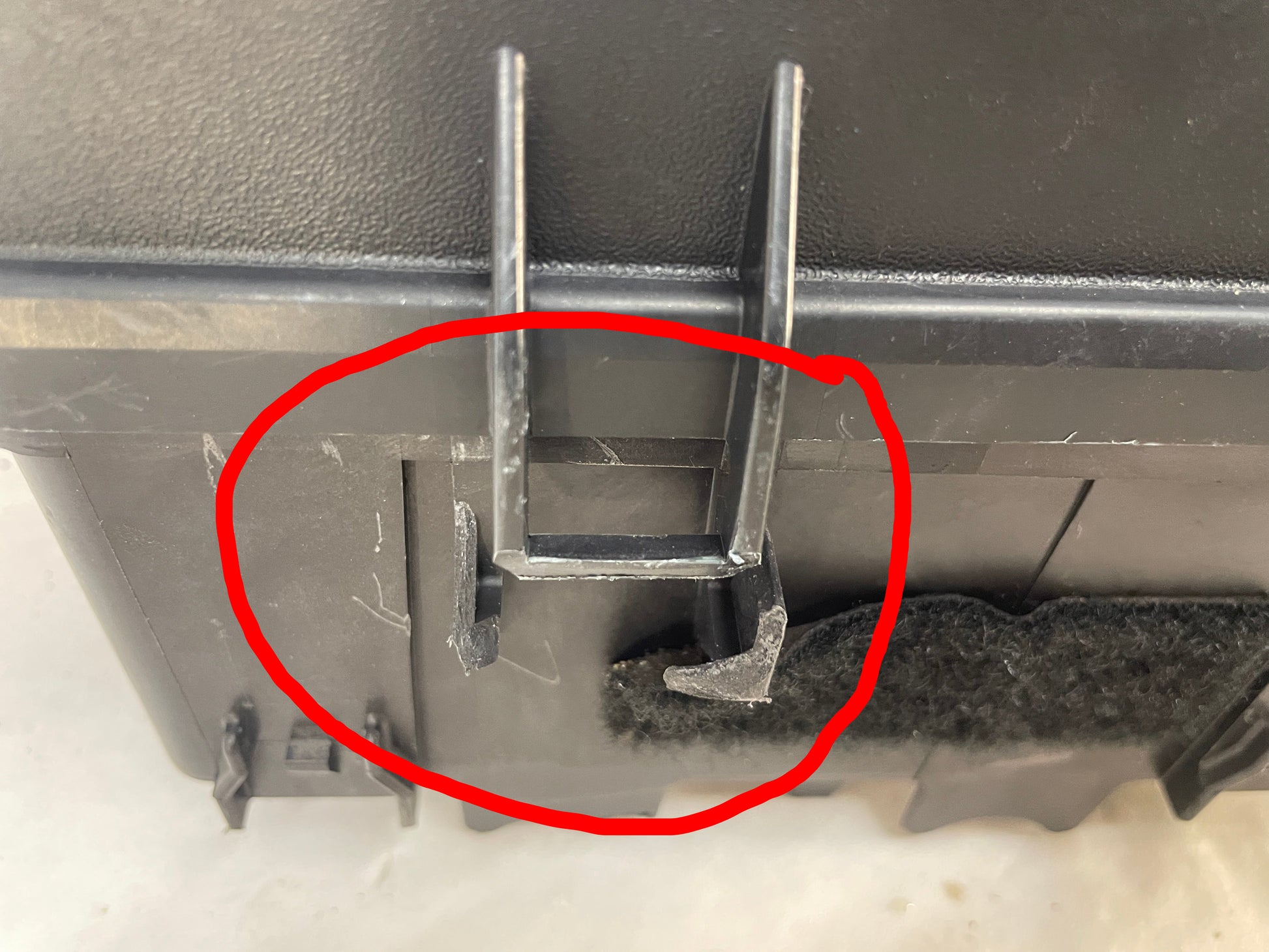 2013 Chevy Caprice PPV Engine Bay Fuse Relay Junction Box Block w/Lid OEM - Day's Parts Yard