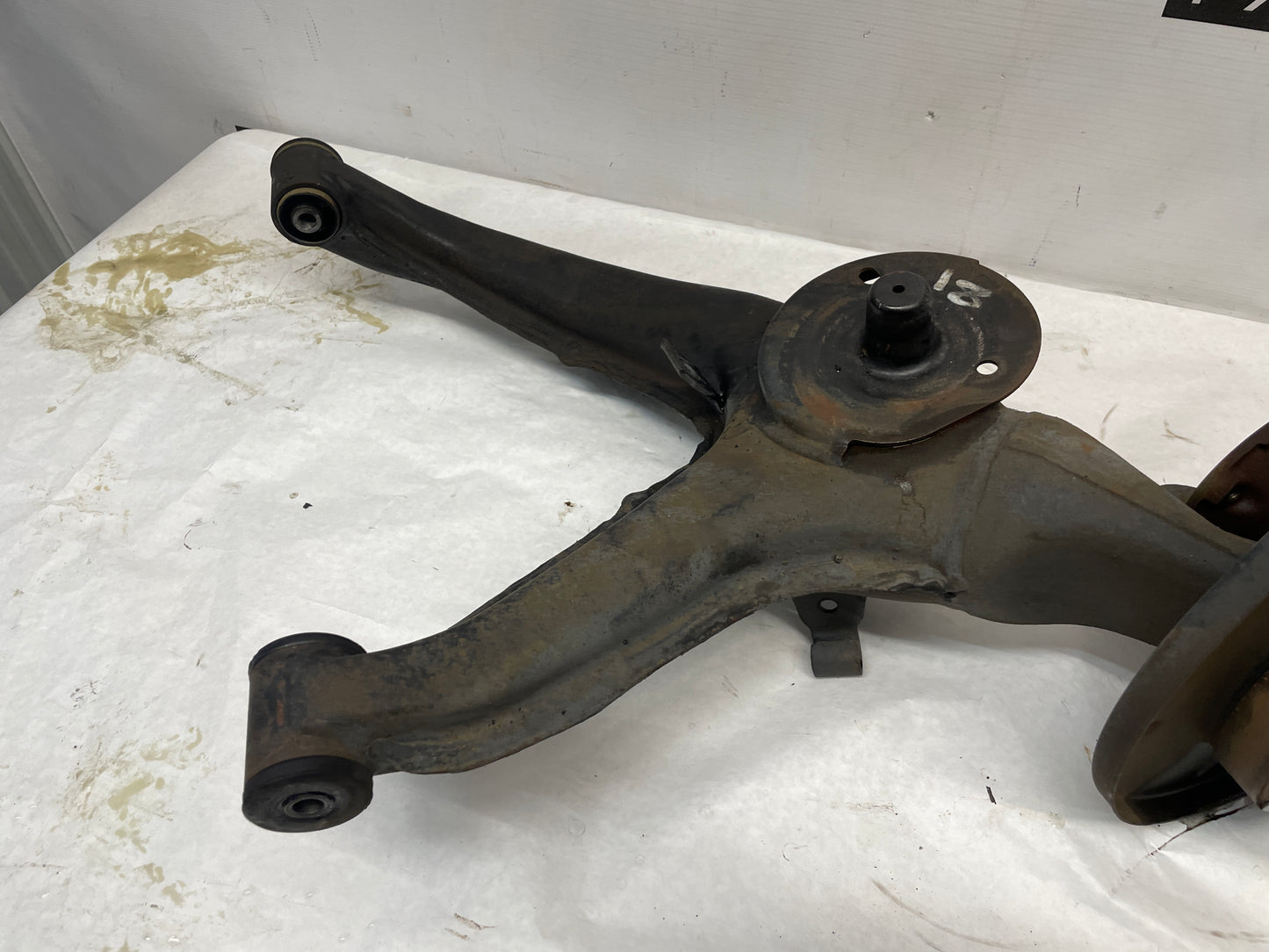 2004 Pontiac GTO LH Driver Rear Suspension Spindle Hub Knuckle Control Arm OEM - Day's Parts Yard