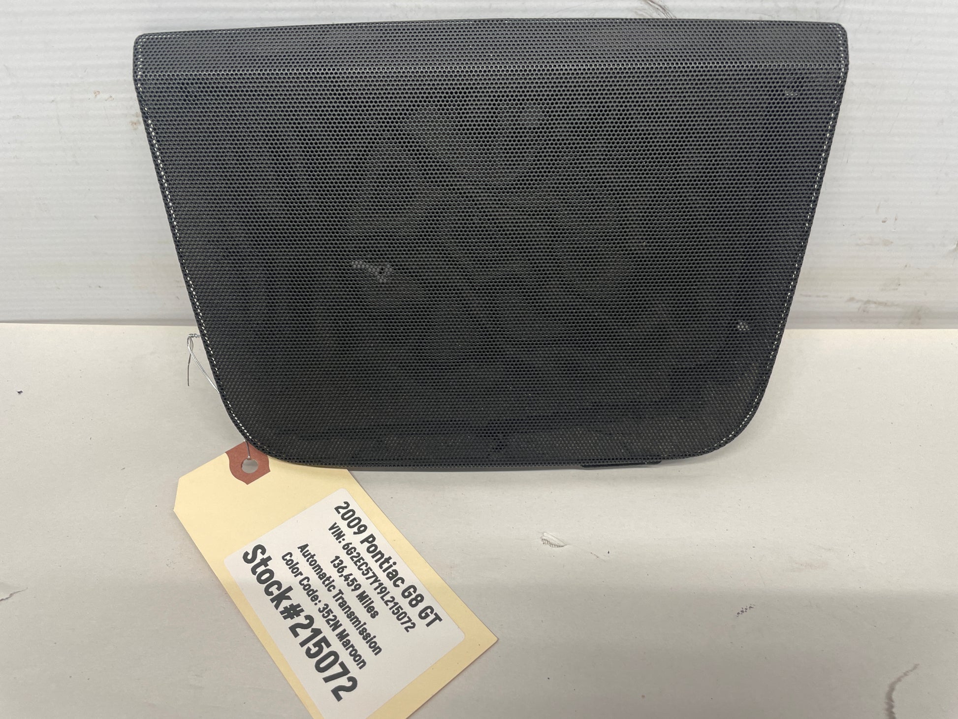 2009 Pontiac G8 GT Center Dash Speaker Cover Grille Grill OEM - Day's Parts Yard