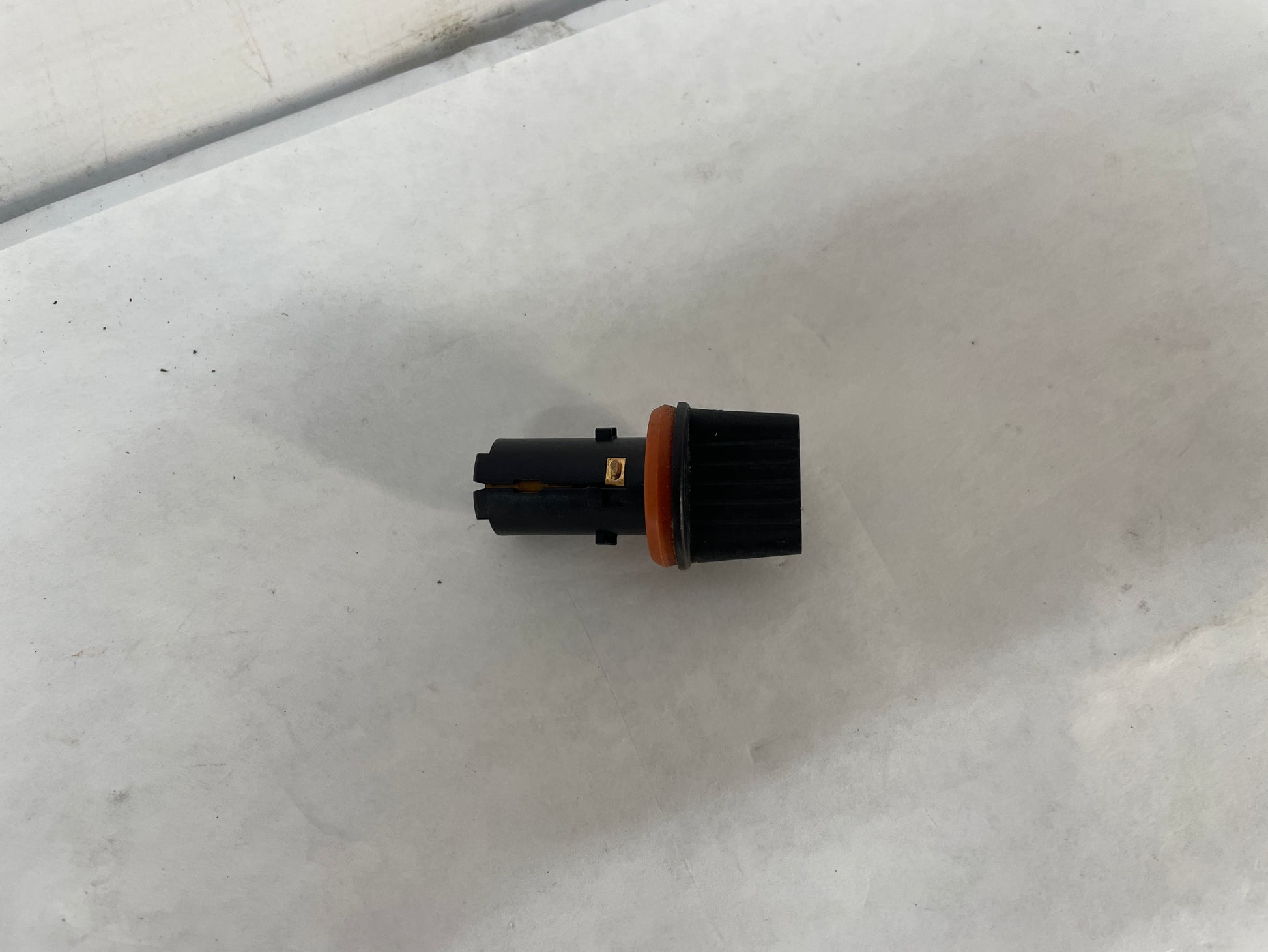 2017 Chevy SS Sedan Running Light Socket OEM - Day's Parts Yard