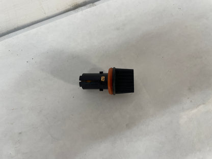 2017 Chevy SS Sedan Running Light Socket OEM - Day's Parts Yard