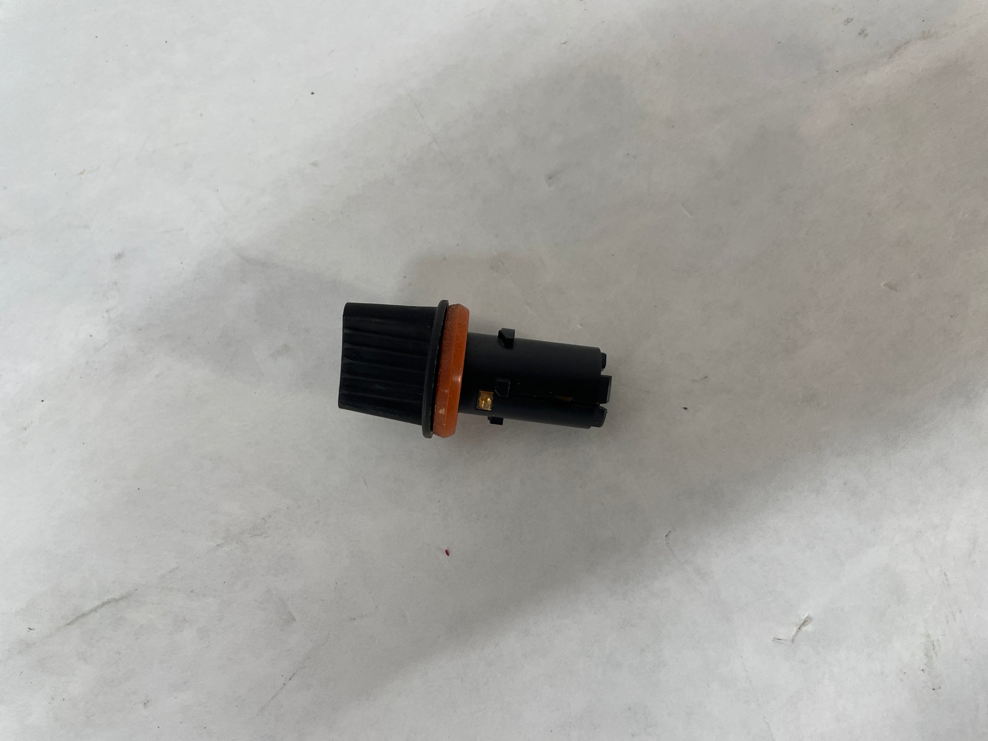 2017 Chevy SS Sedan Running Light Socket OEM - Day's Parts Yard