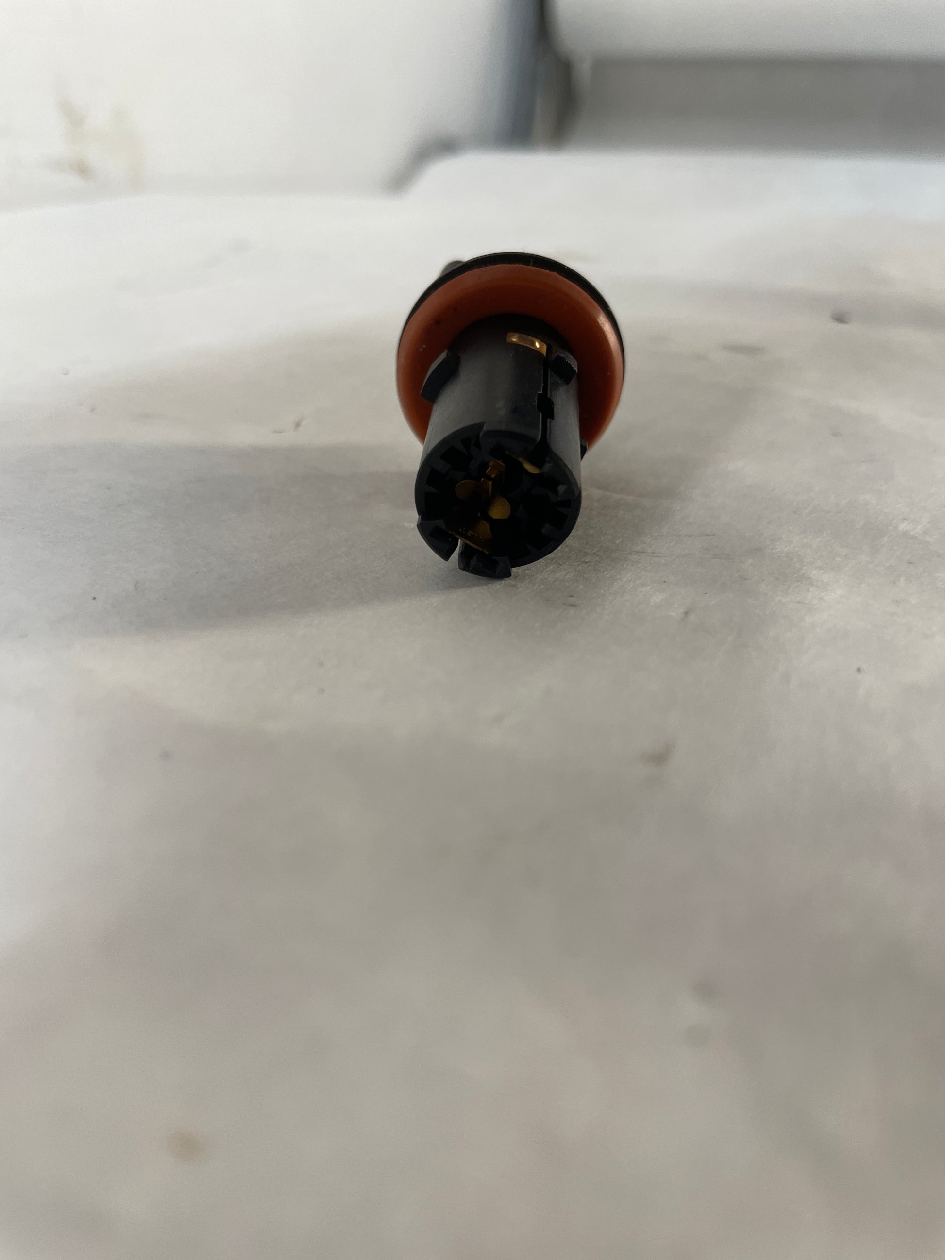 2017 Chevy SS Sedan Running Light Socket OEM - Day's Parts Yard