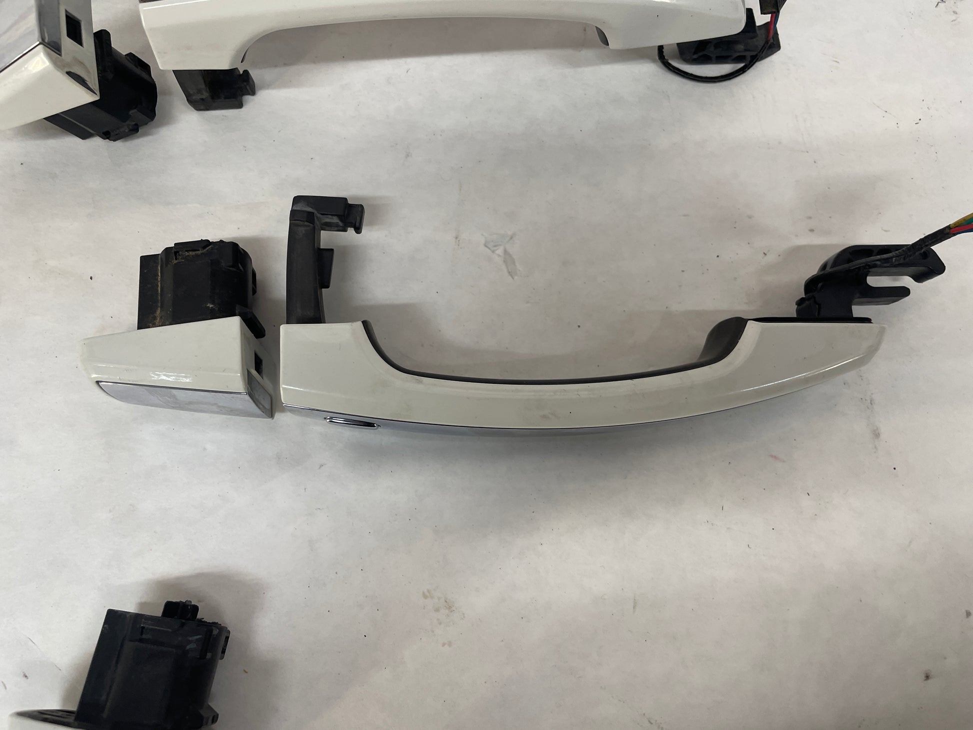 2014 Chevy SS Sedan Exterior Door Handles Set White OEM - Day's Parts Yard