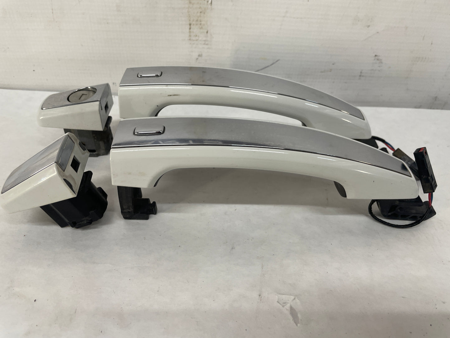 2014 Chevy SS Sedan Exterior Door Handles Set White OEM - Day's Parts Yard