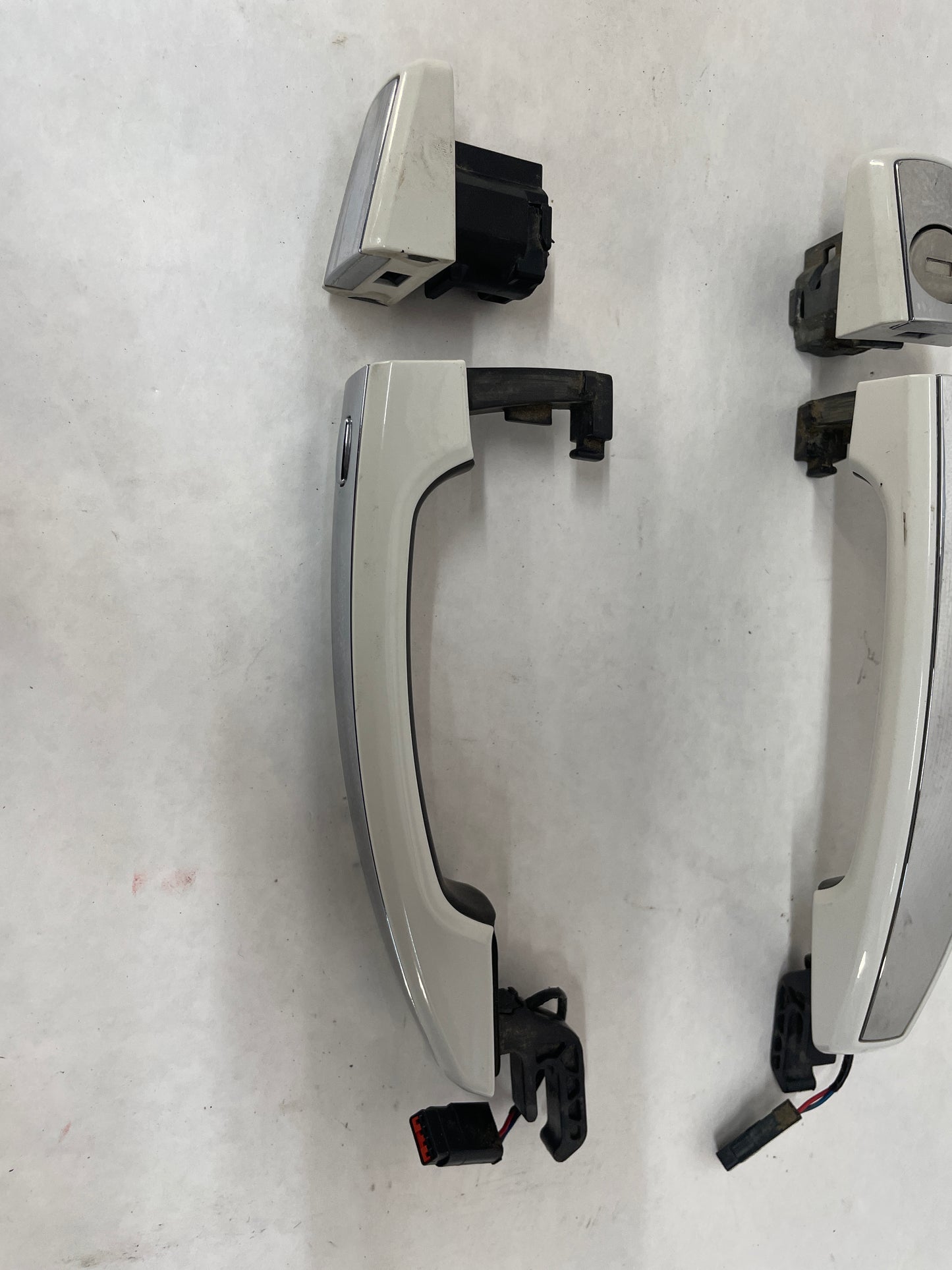 2014 Chevy SS Sedan Exterior Door Handles Set White OEM - Day's Parts Yard
