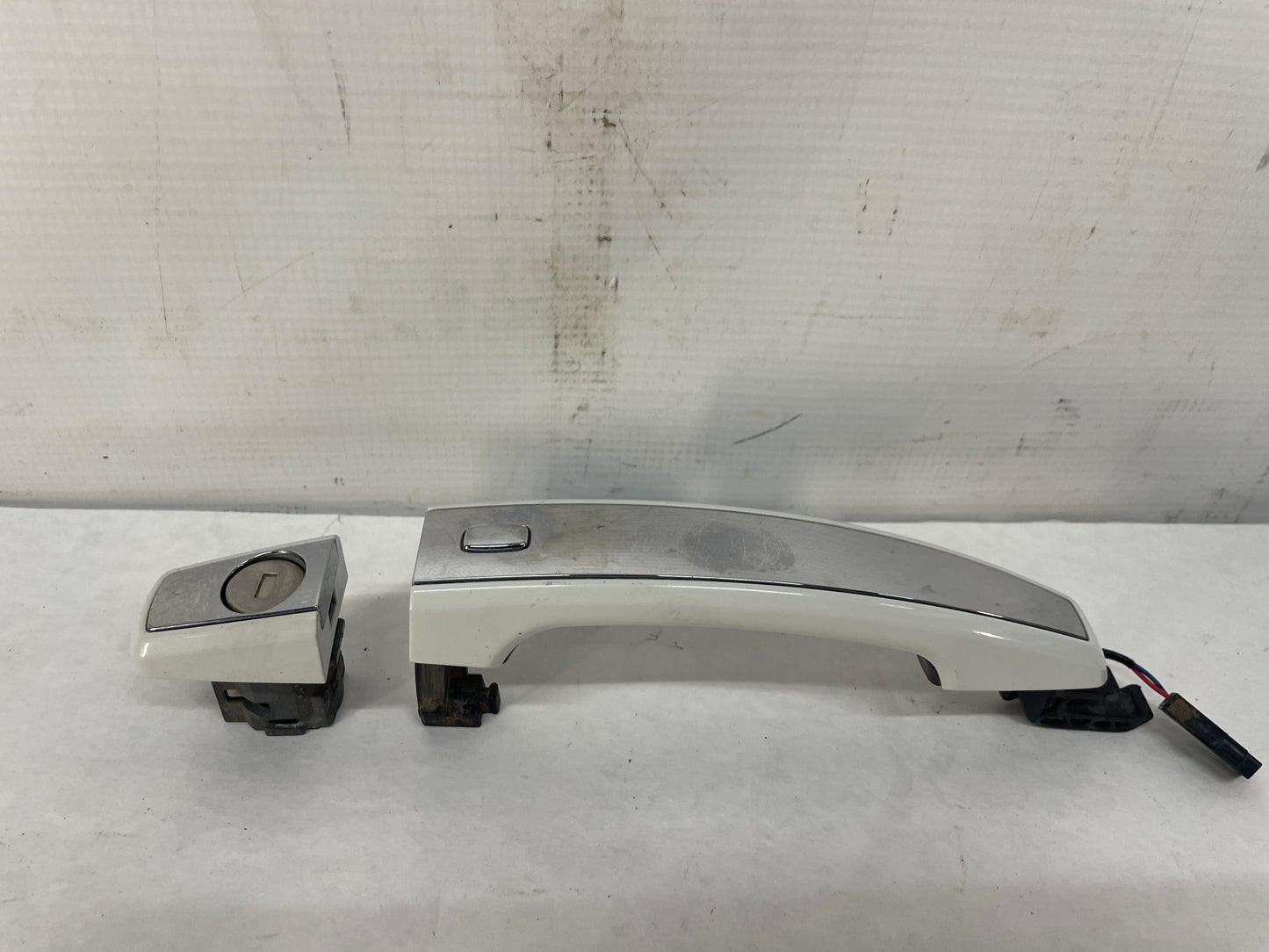 2014 Chevy SS Sedan Exterior Door Handles Set White OEM - Day's Parts Yard