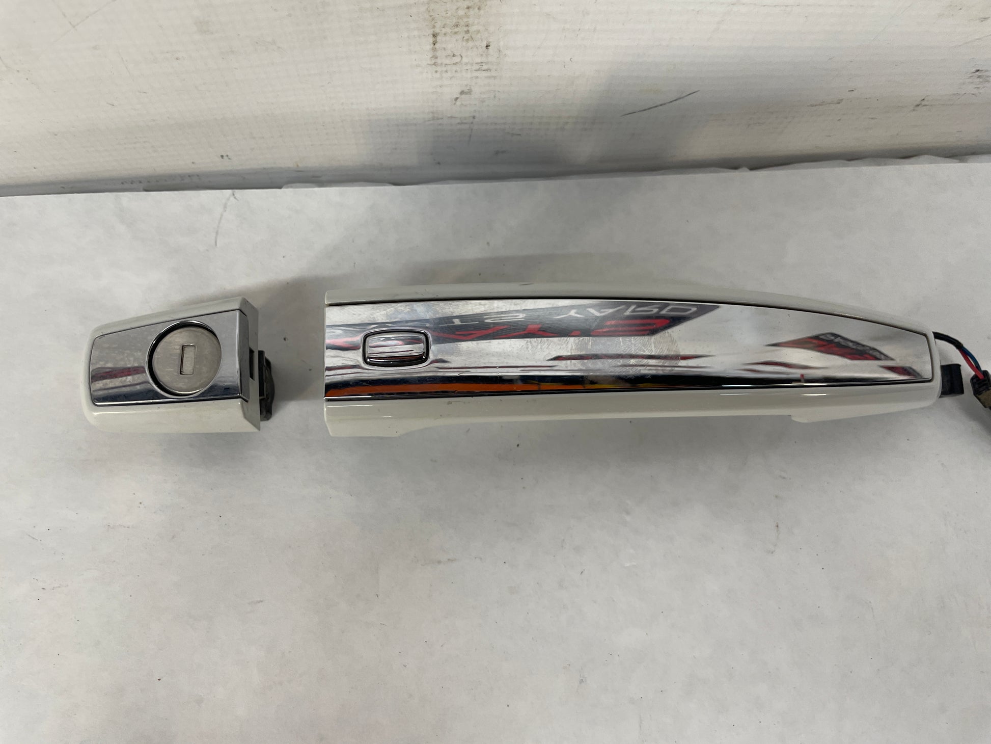 2014 Chevy SS Sedan Exterior Door Handles Set White OEM - Day's Parts Yard