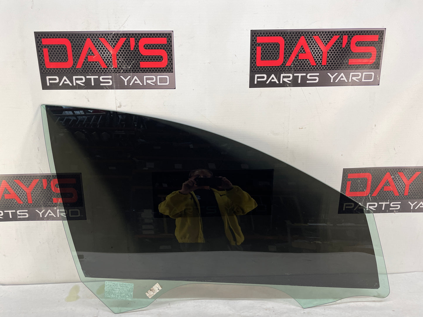 2013 Chevy Caprice PPV RH Passenger Front Door Window Glass OEM - Day's Parts Yard