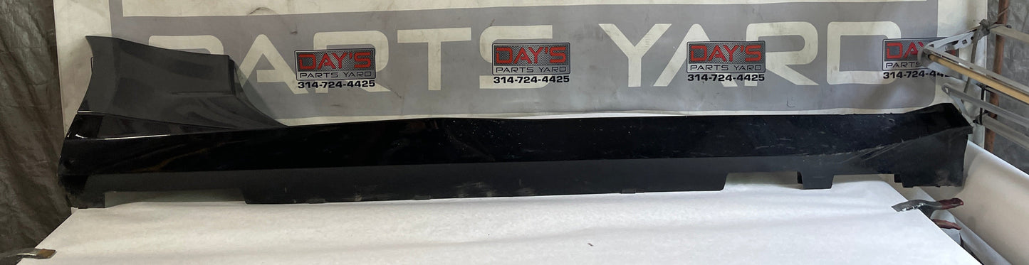 2018 Chevy Camaro ZL1 RH Passenger Rocker Molding Panel Black OEM - Day's Parts Yard