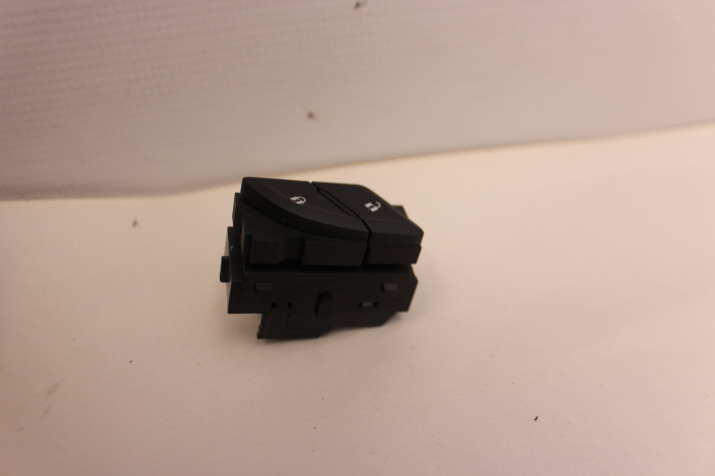 2015 Chevy SS Sedan LH Driver Front Power Door Lock Switch Button OEM