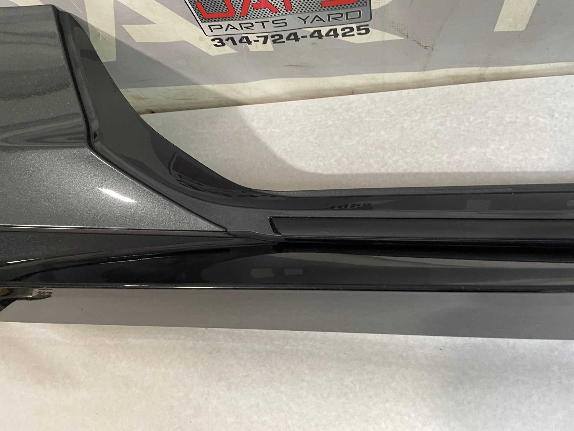 2018 Chevy Camaro ZL1 RH Passenger Rocker Molding Panel Black OEM - Day's Parts Yard