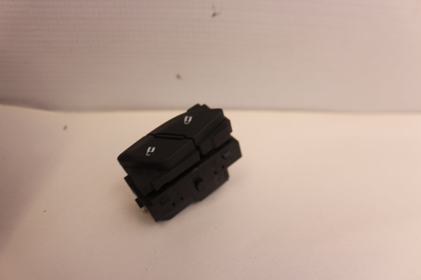 2015 Chevy SS Sedan LH Driver Front Power Door Lock Switch Button OEM