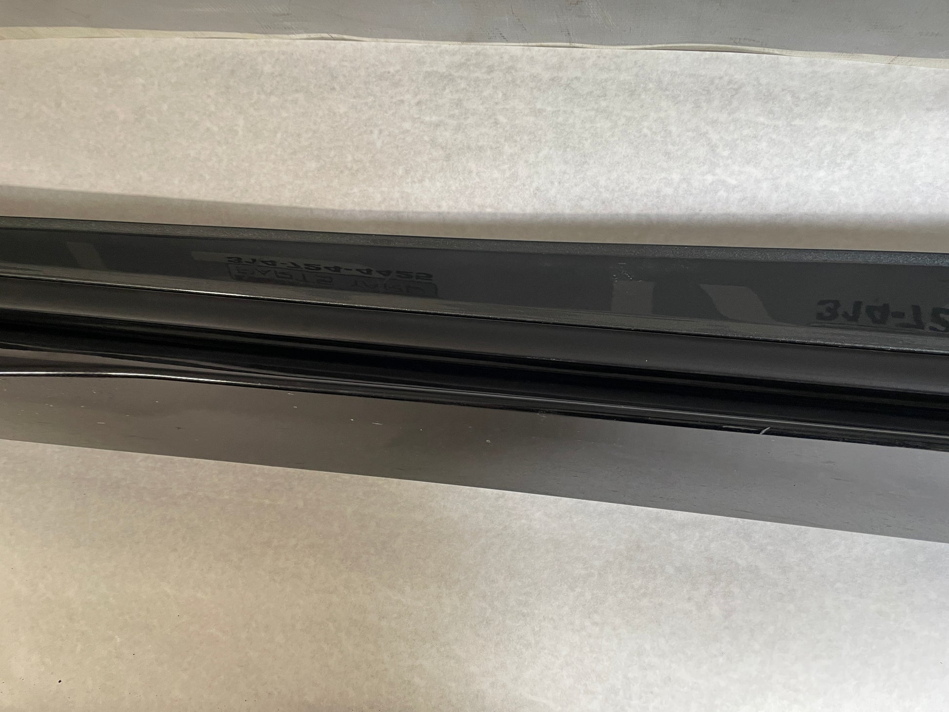 2018 Chevy Camaro ZL1 RH Passenger Rocker Molding Panel Black OEM - Day's Parts Yard