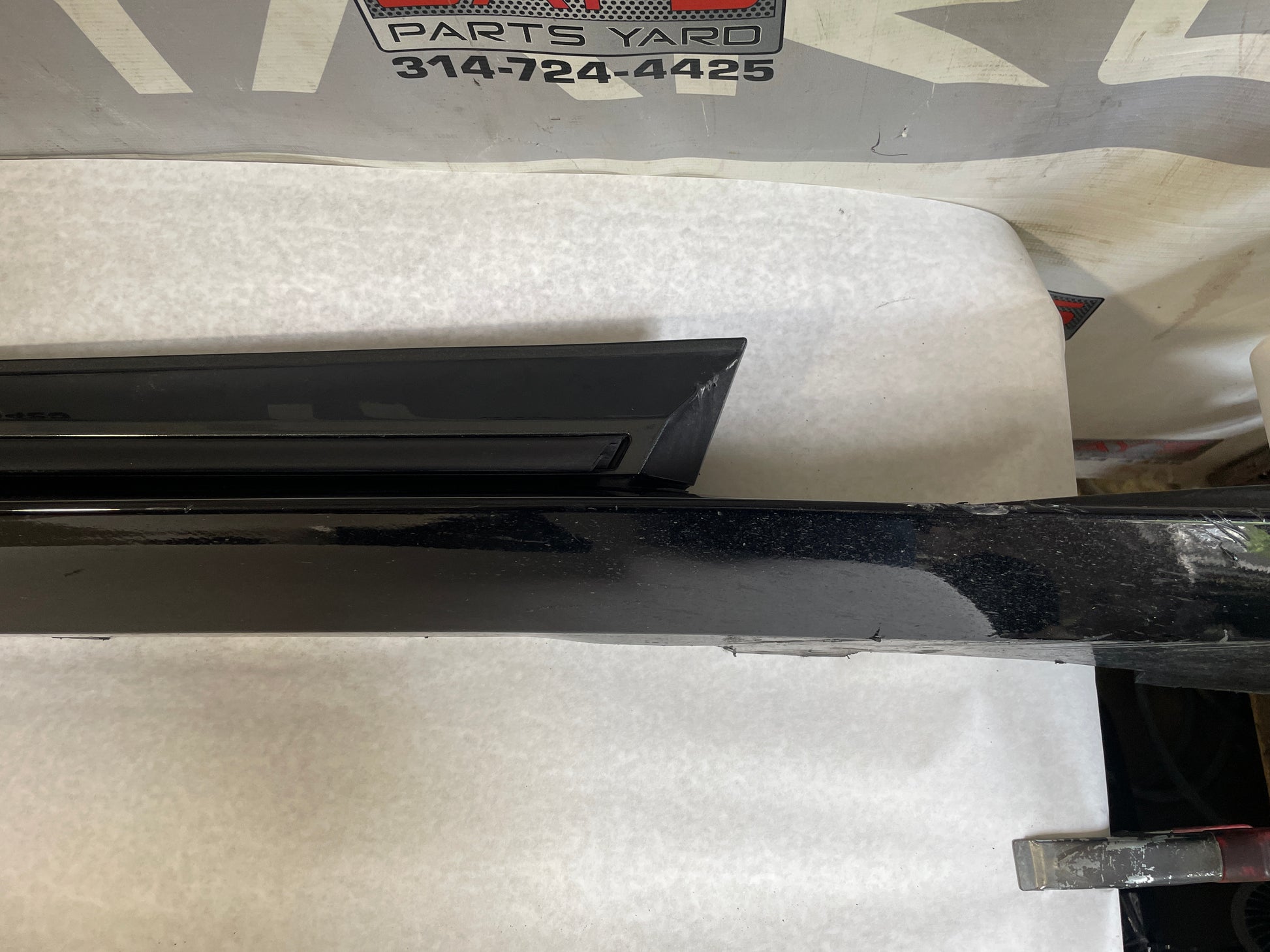 2018 Chevy Camaro ZL1 RH Passenger Rocker Molding Panel Black OEM - Day's Parts Yard