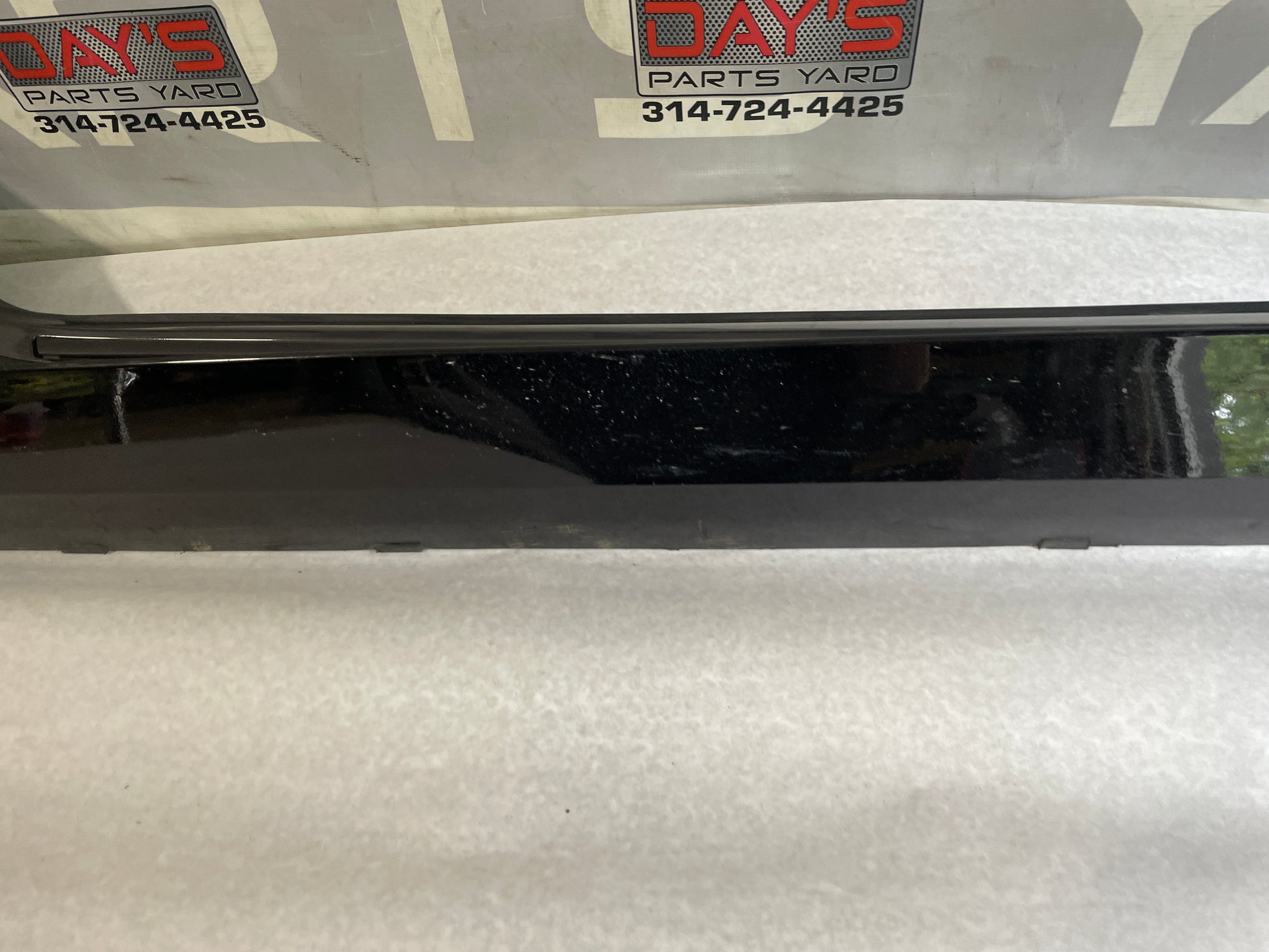 2018 Chevy Camaro ZL1 RH Passenger Rocker Molding Panel Black OEM - Day's Parts Yard