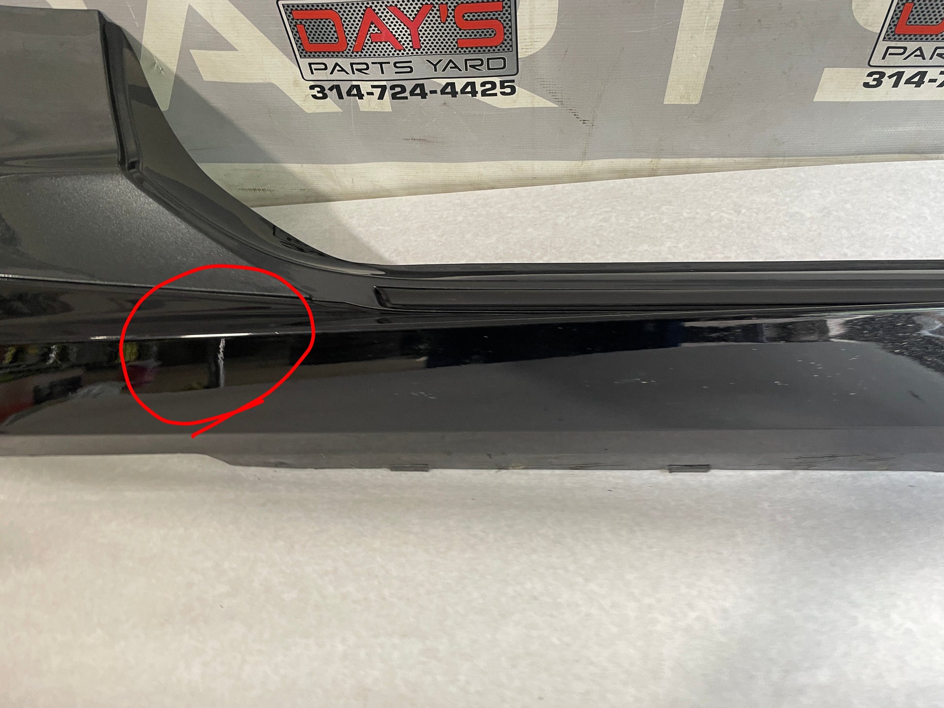 2018 Chevy Camaro ZL1 RH Passenger Rocker Molding Panel Black OEM - Day's Parts Yard