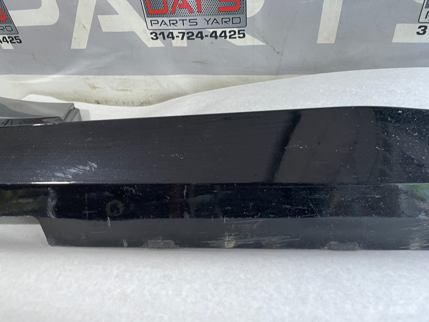 2018 Chevy Camaro ZL1 RH Passenger Rocker Molding Panel Black OEM - Day's Parts Yard