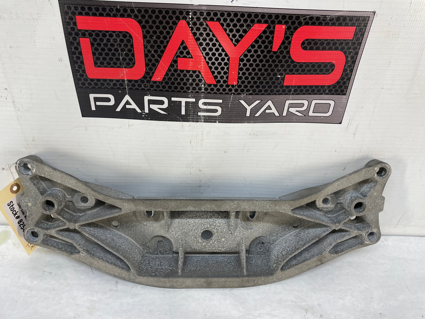 2013 Chevy Caprice PPV Automatic Transmission Crossmember Mount Support OEM - Day's Parts Yard