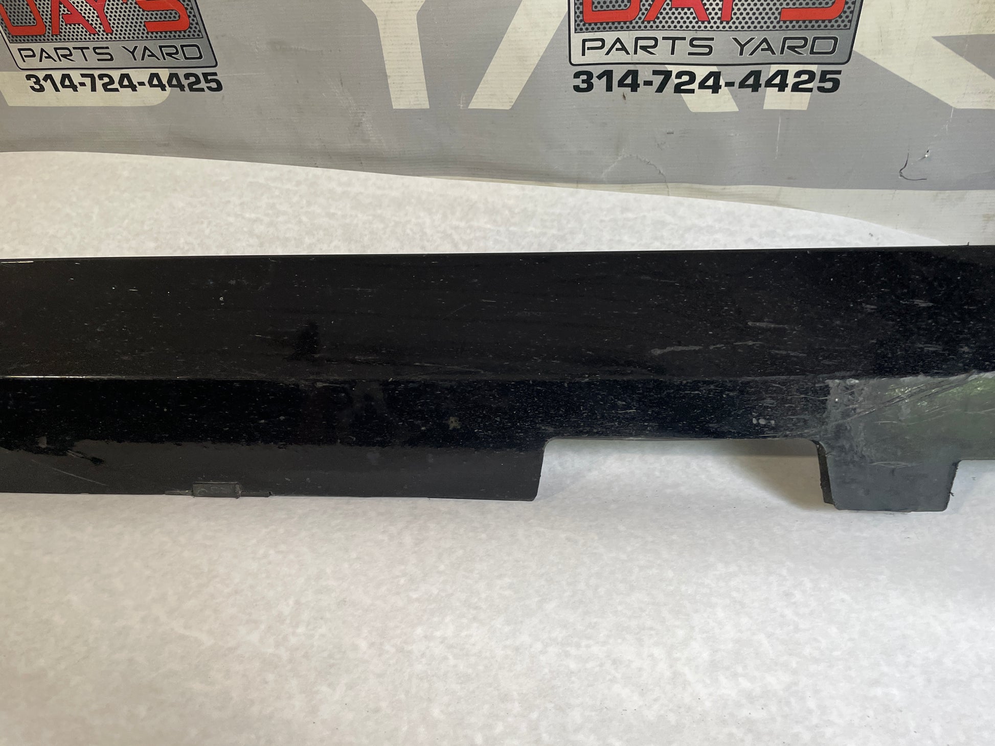 2018 Chevy Camaro ZL1 RH Passenger Rocker Molding Panel Black OEM - Day's Parts Yard