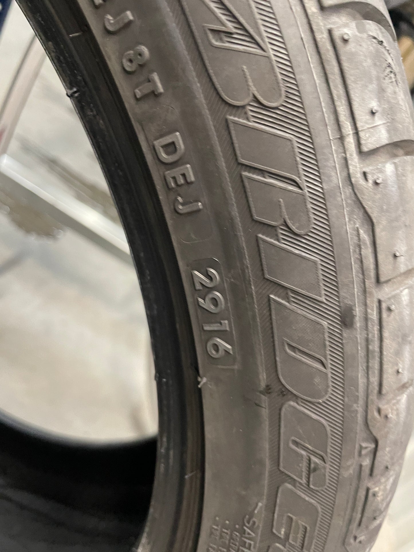 Bridgestone Potenza RE050 245/40R19