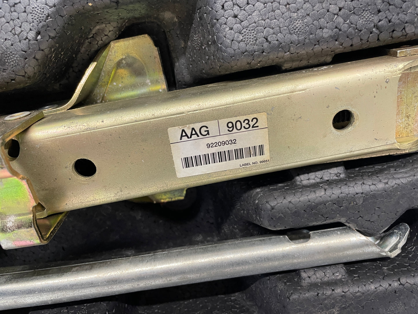 2005 Pontiac GTO Emergency Spare Tire Jack Tool Kit OEM