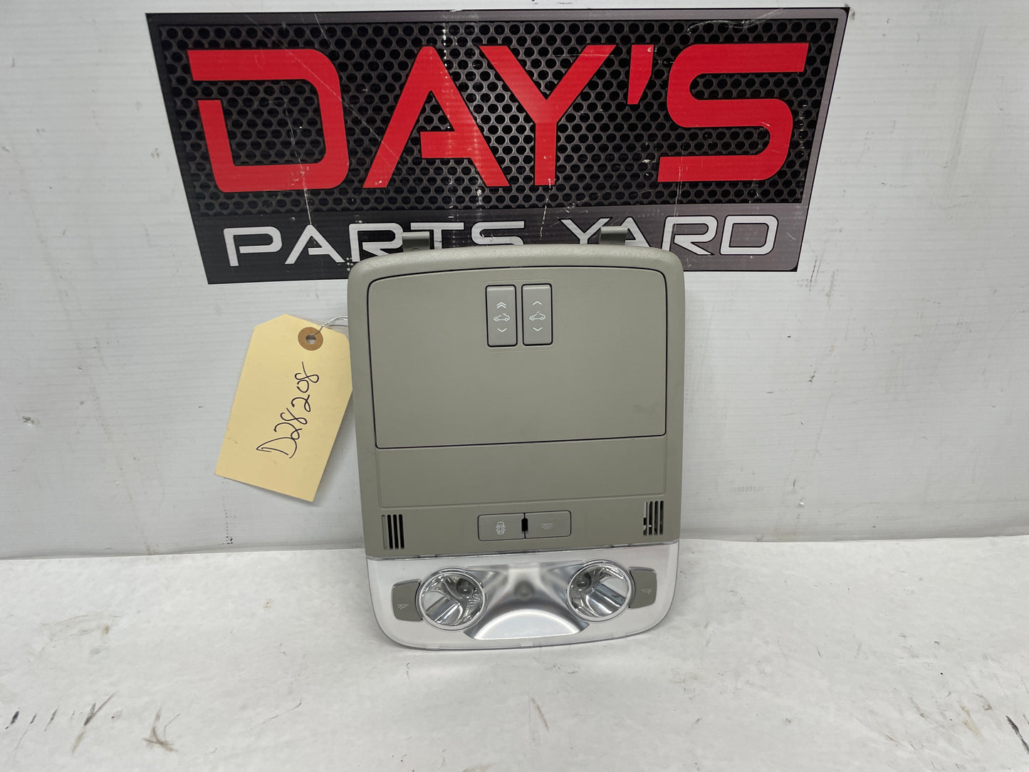 2015 Chevrolet SS Sedan Over Head Console Dome Map Light OEM - Day's Parts Yard