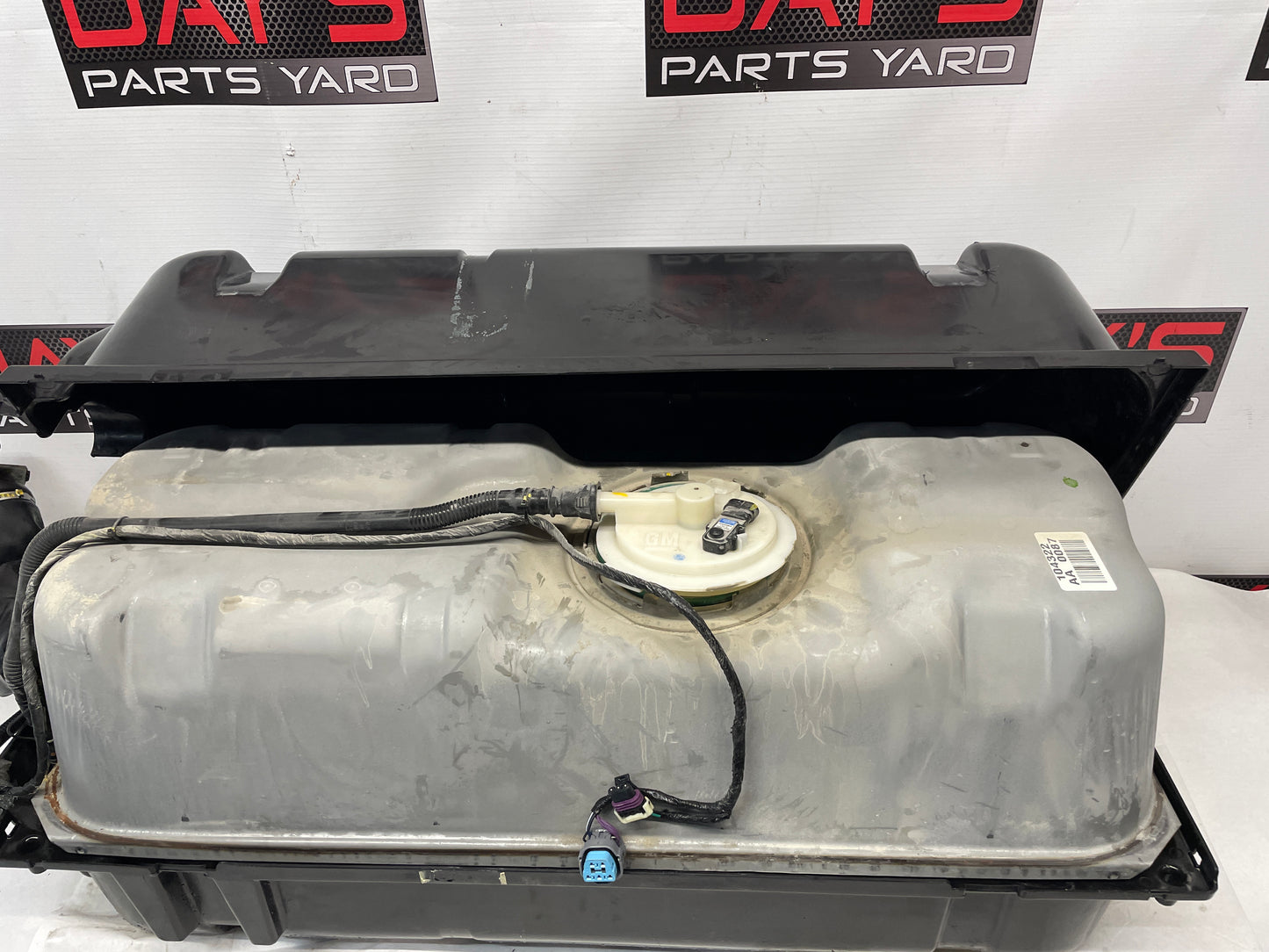 2005 Pontiac GTO Fuel Gas Tank Assembly OEM