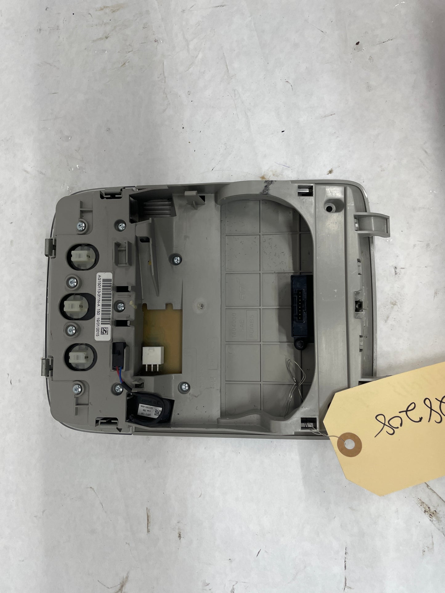 2015 Chevrolet SS Sedan Over Head Console Dome Map Light OEM - Day's Parts Yard