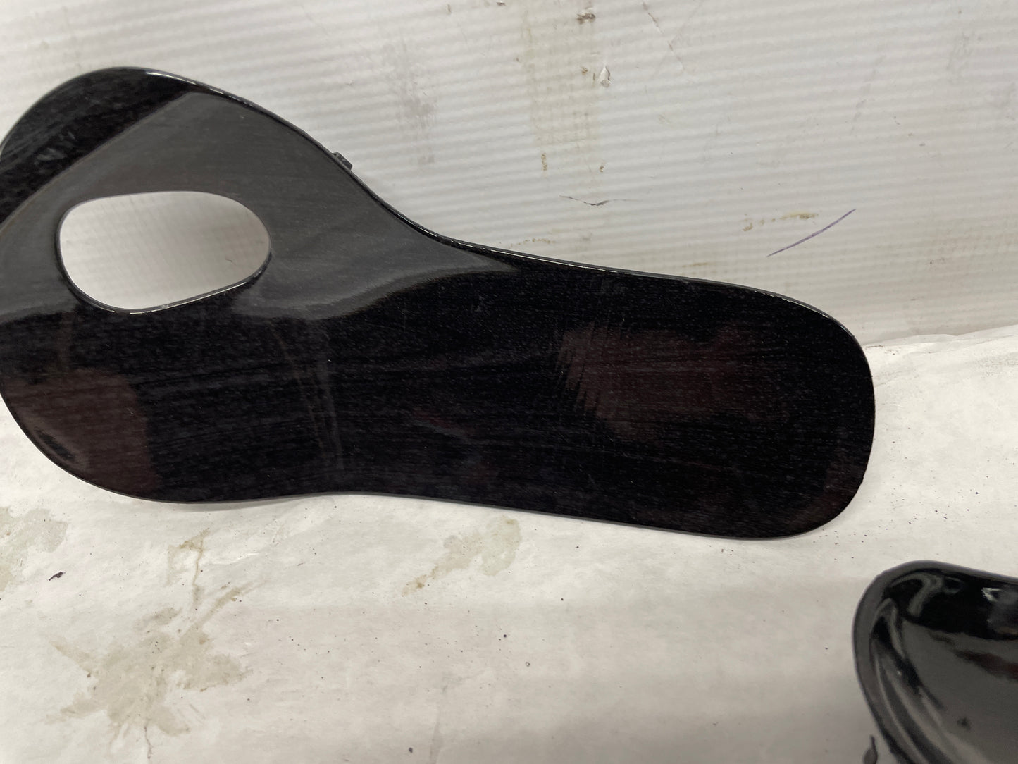 2005 Chevy Avalanche Front and Rear Exterior Door Handle Trim OEM - Day's Parts Yard