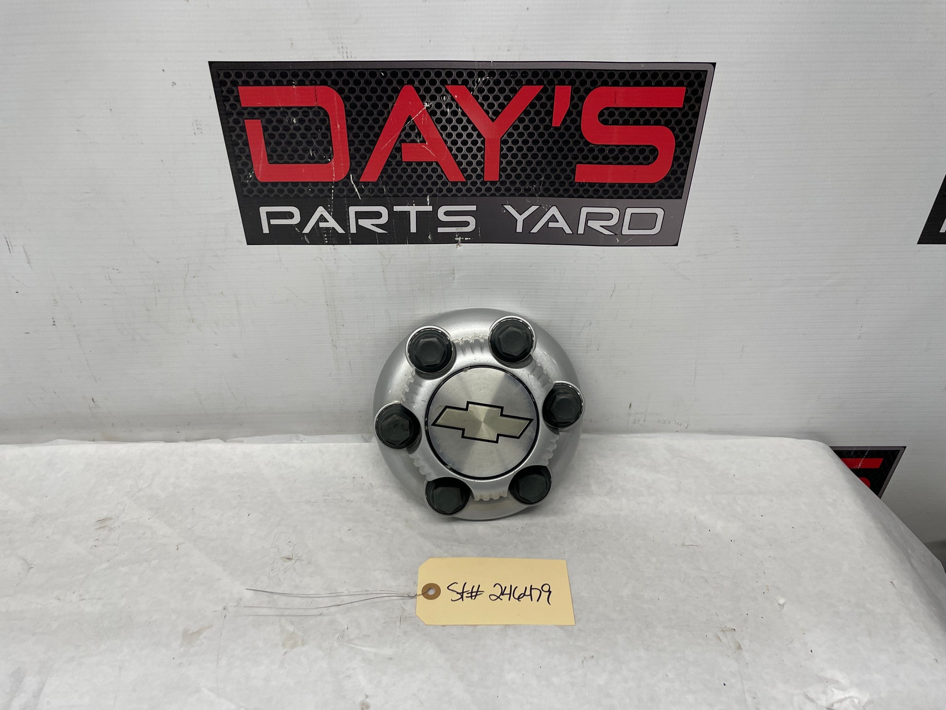 GMC Wheel Center Cap 6 Lug OEM - Day's Parts Yard