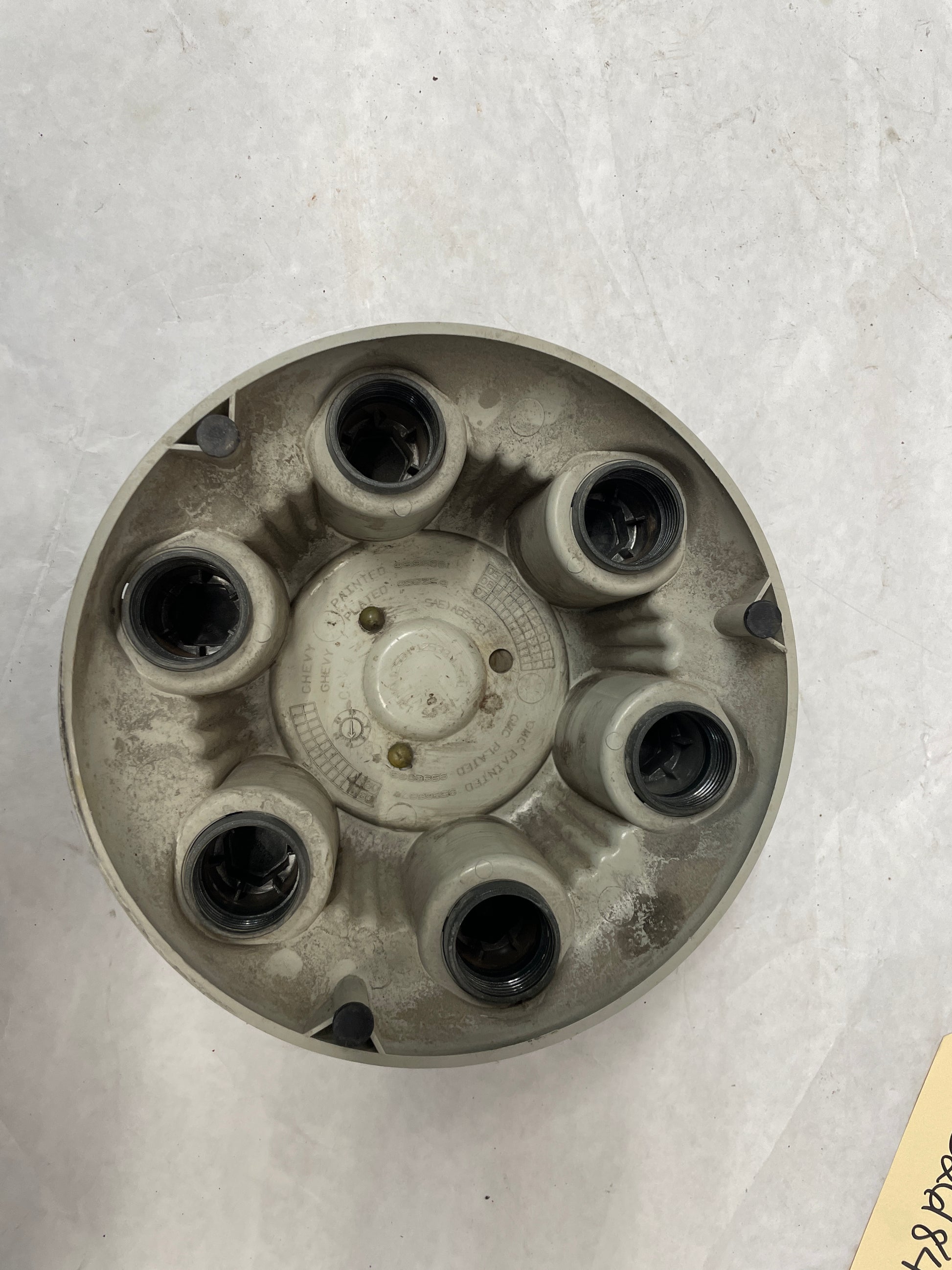 GMC Wheel Center Cap 6 Lug OEM - Day's Parts Yard