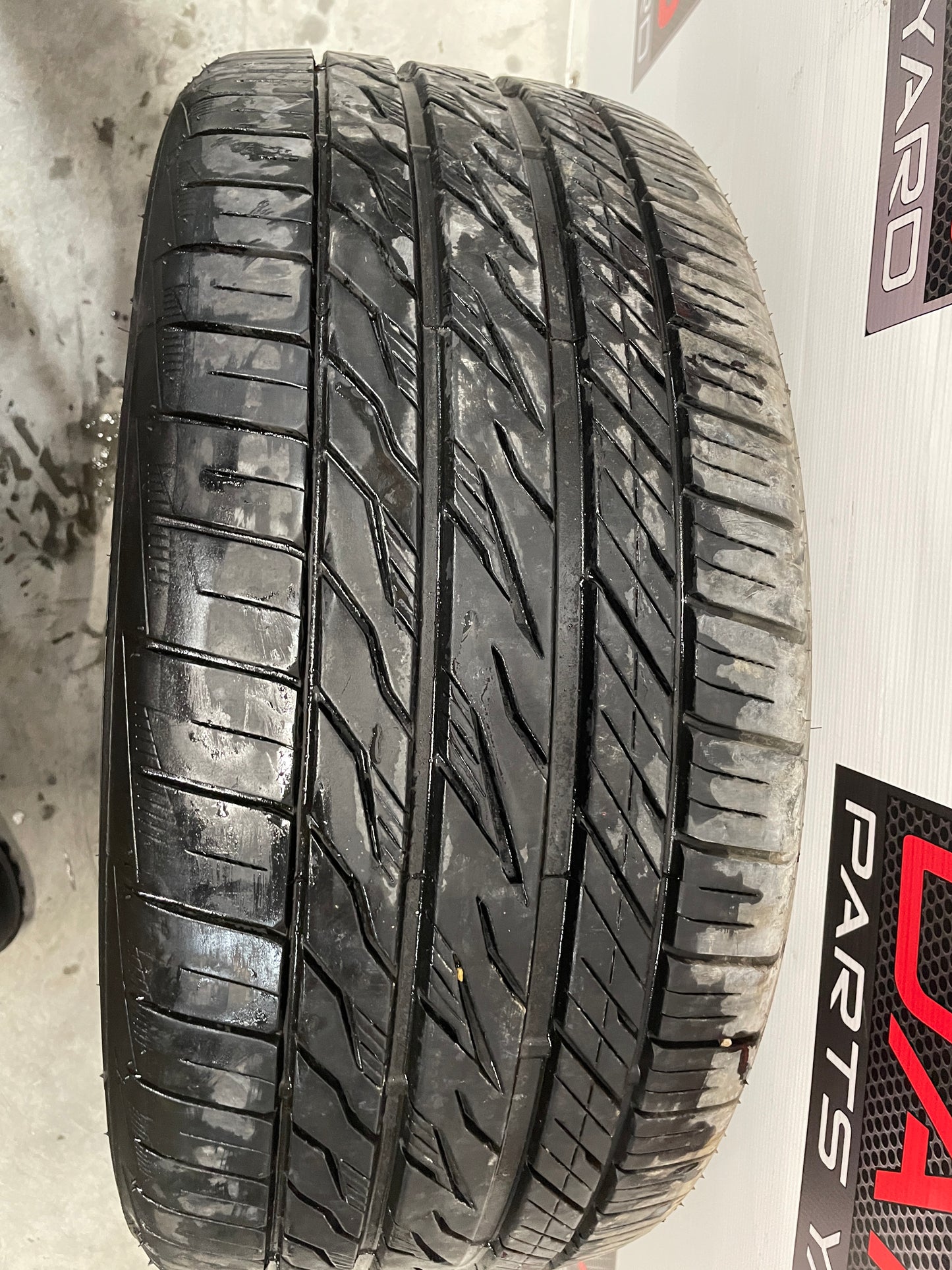 Nitto Motivo 245/40ZR20 Tire