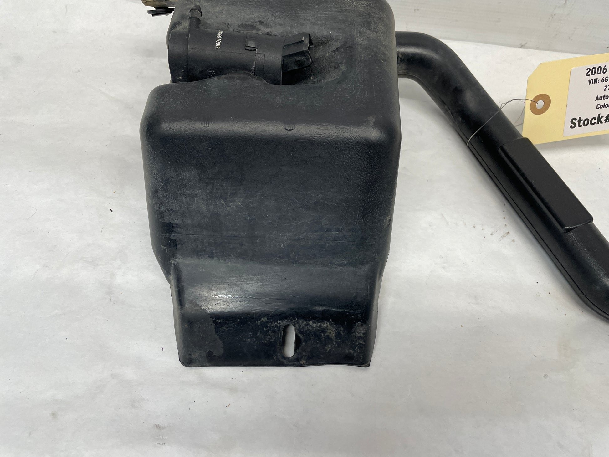 2006 Pontiac GTO Windshield Washer Pump Reservoir Tank Bottle OEM - Day's Parts Yard