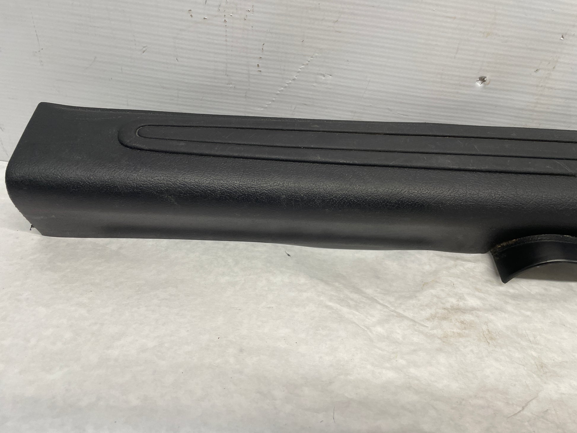 2006 Pontiac GTO RH Passenger Interior Sill Carpet Retainer Trim Cover Panel OEM - Day's Parts Yard