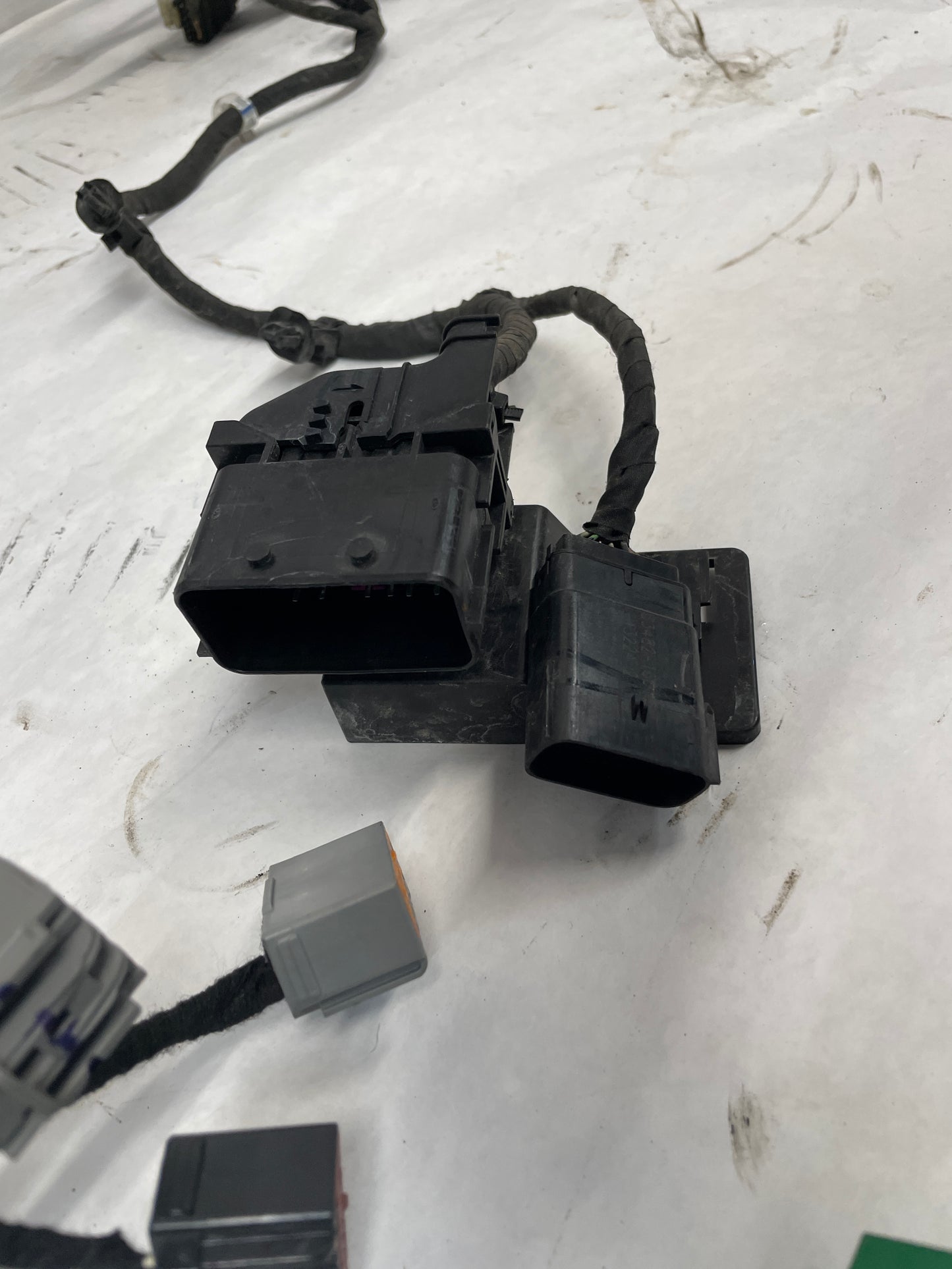 2015 Chevy SS Sedan Fire Wall Engine Bay Front Chassis Wire Wiring Harness OEM - Day's Parts Yard