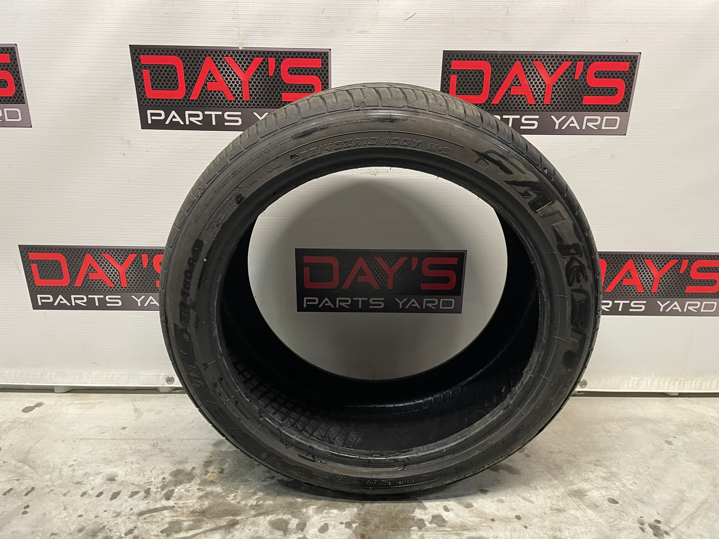 Falken Azenis FK460 A/S 255/40ZR19 Tire