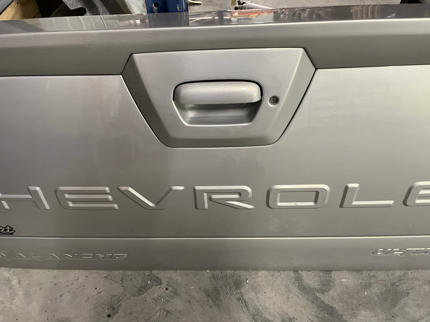 2005 Chevy Avalanche Tailgate Tail Gate OEM - Day's Parts Yard