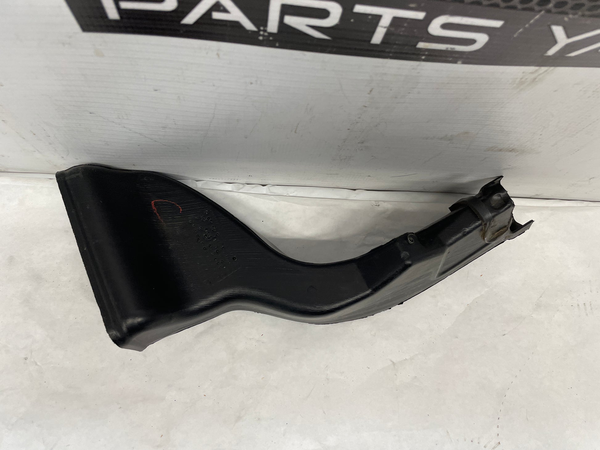 2006 Pontiac GTO Center Console HVAC Air Vent Duct Tube OEM - Day's Parts Yard