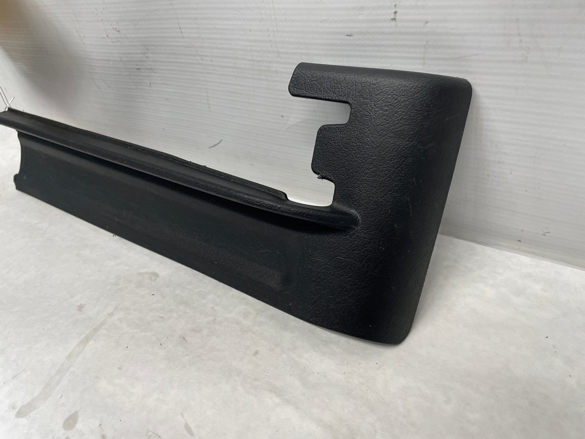 2006 Pontiac GTO RH Passenger Front Seat Outer Frame Side Track Cover Trim Molding OEM - Day's Parts Yard