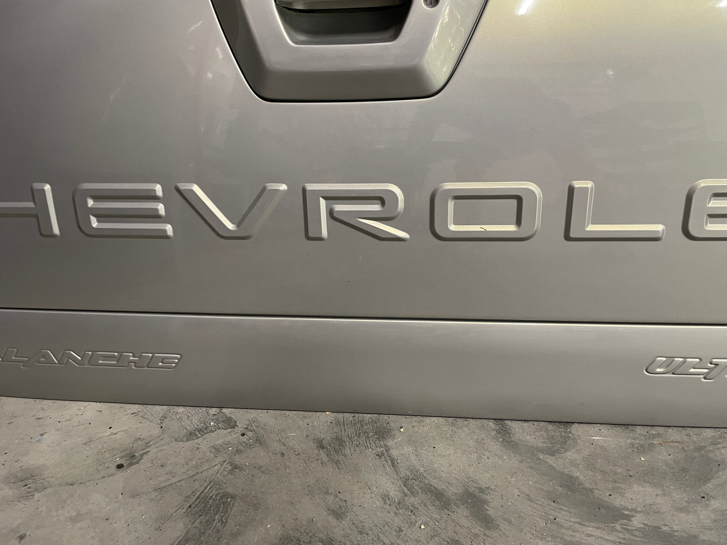 2005 Chevy Avalanche Tailgate Tail Gate OEM - Day's Parts Yard