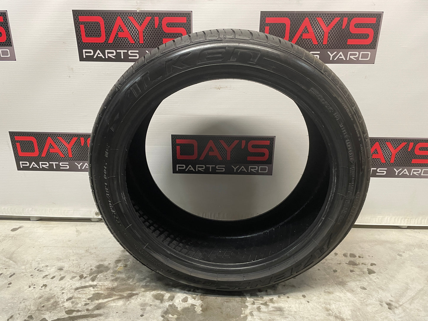 Falken Azenis FK460 A/S 255/40ZR19 Tire