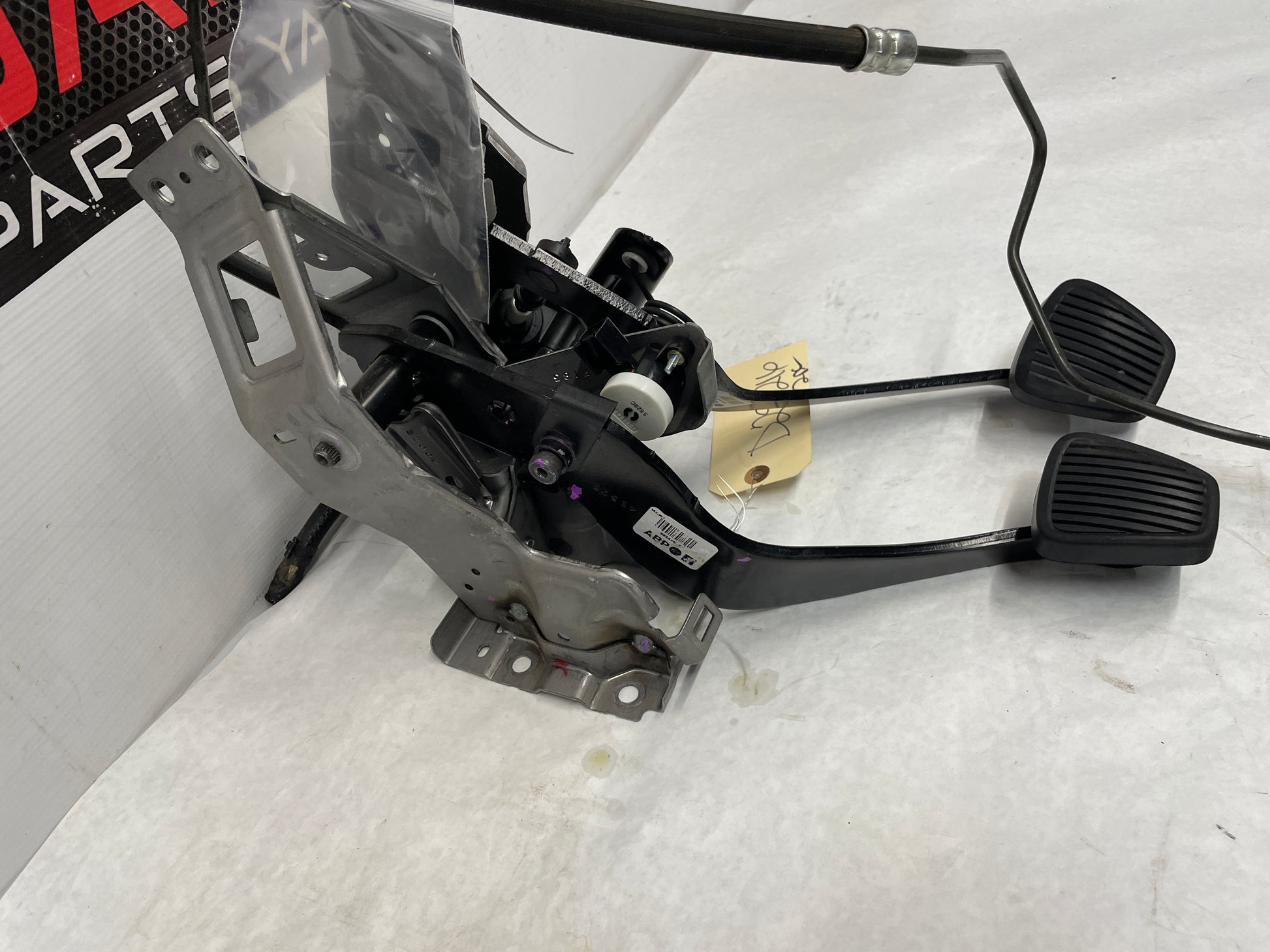 2015 Chevy Camaro SS Manual Transmission Pedal Set Brake & Clutch Assembly OEM - Day's Parts Yard