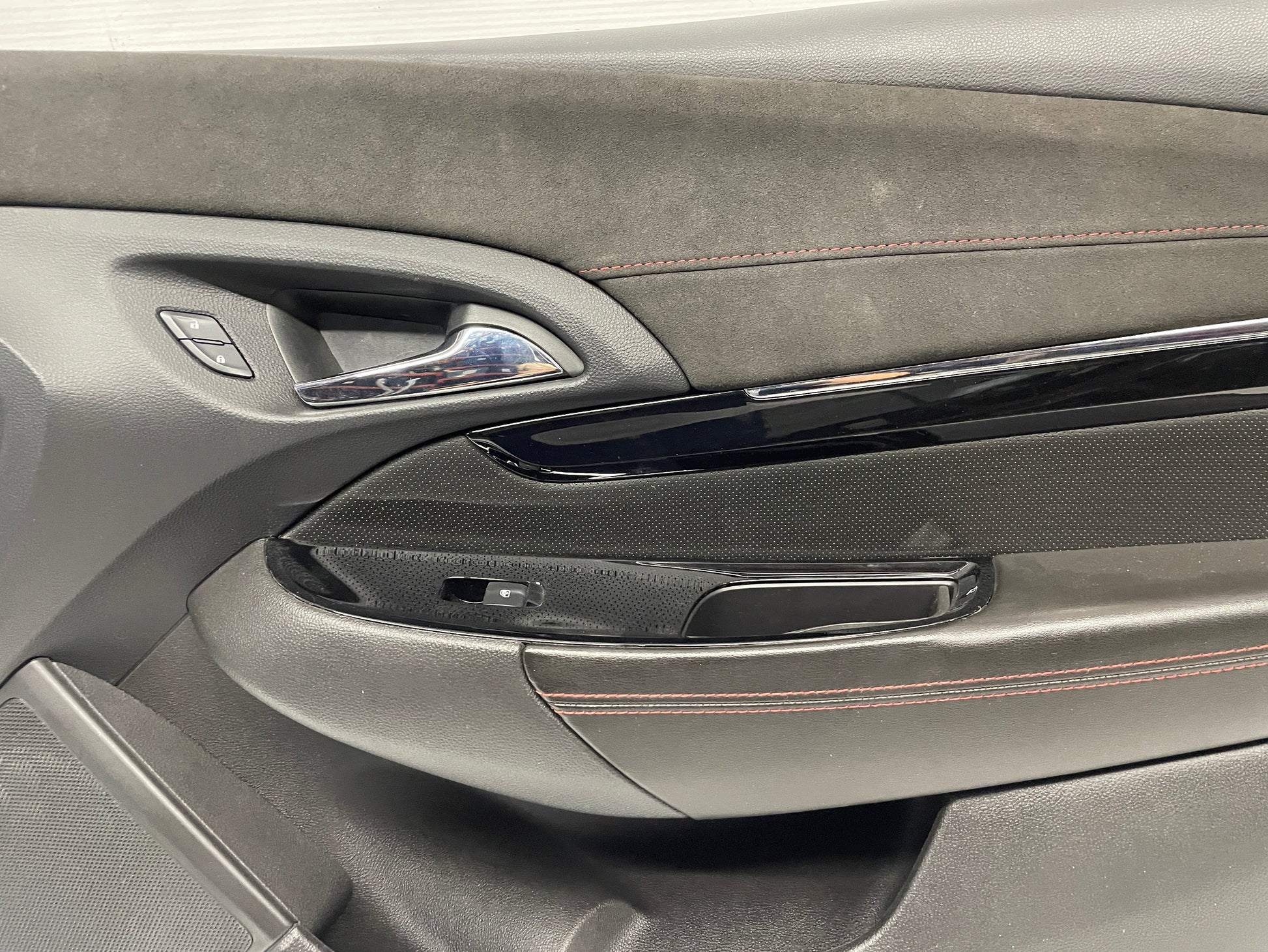 2015 Chevy SS Sedan RH Passenger Front Interior Door Panel Trim OEM - Day's Parts Yard