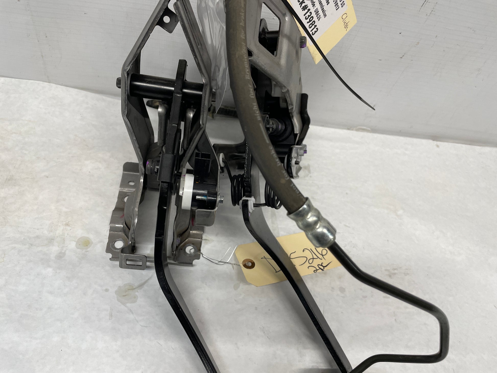 2015 Chevy Camaro SS Manual Transmission Pedal Set Brake & Clutch Assembly OEM - Day's Parts Yard