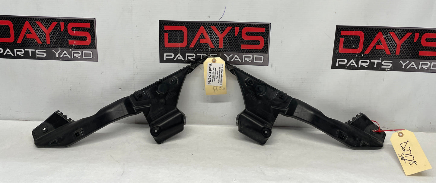 2015 Chevy Camaro SS RH & LH Rear Bumper Guide Bracket Support OEM